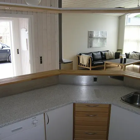 بيت للعطل Three-bedroom Holiday In *