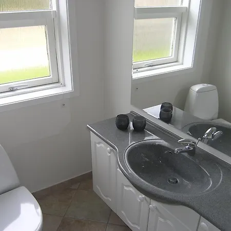 Three-bedroom Holiday In * Hals